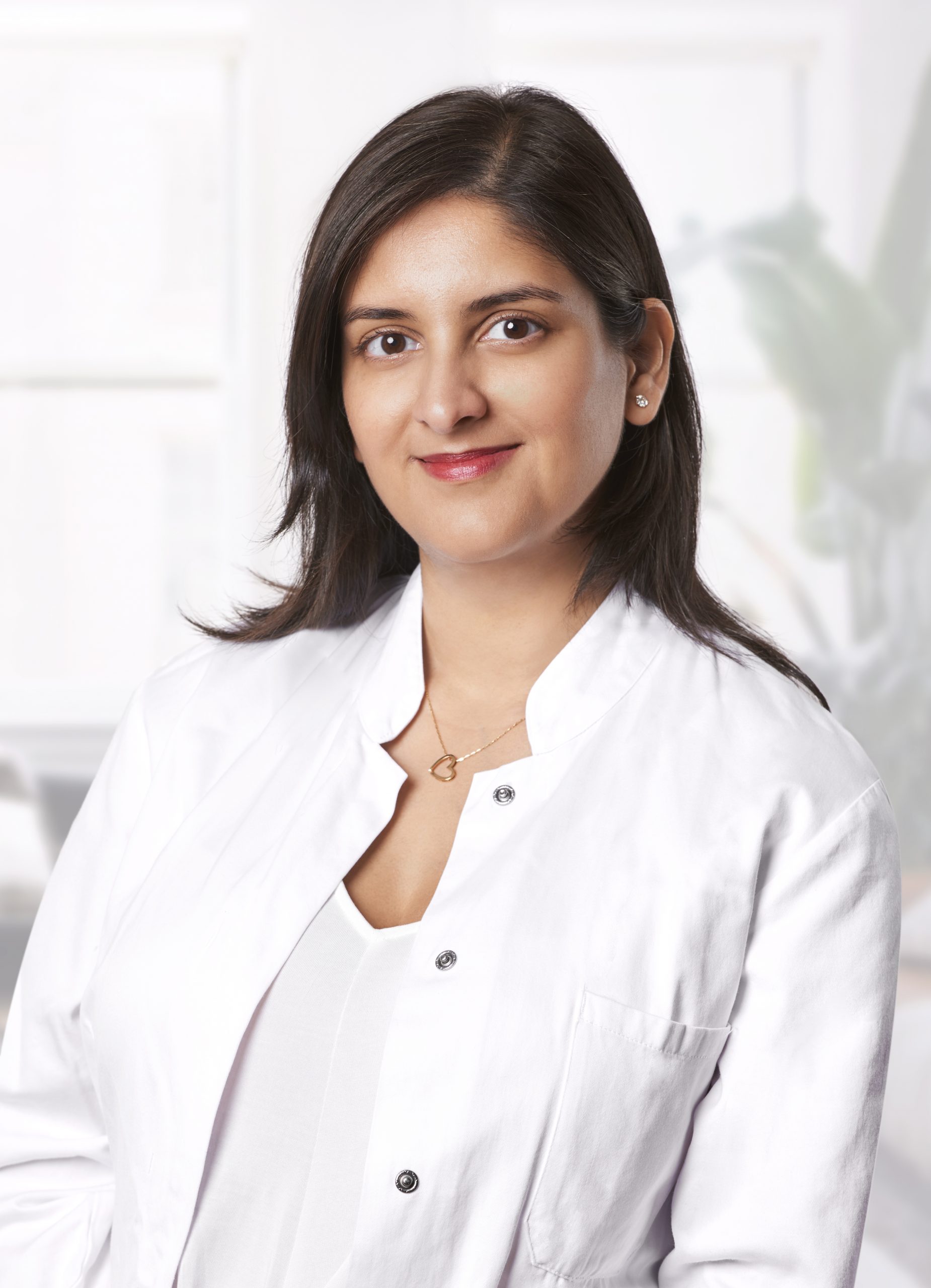 Portrait_Frau_Varandani_FINAL(1)